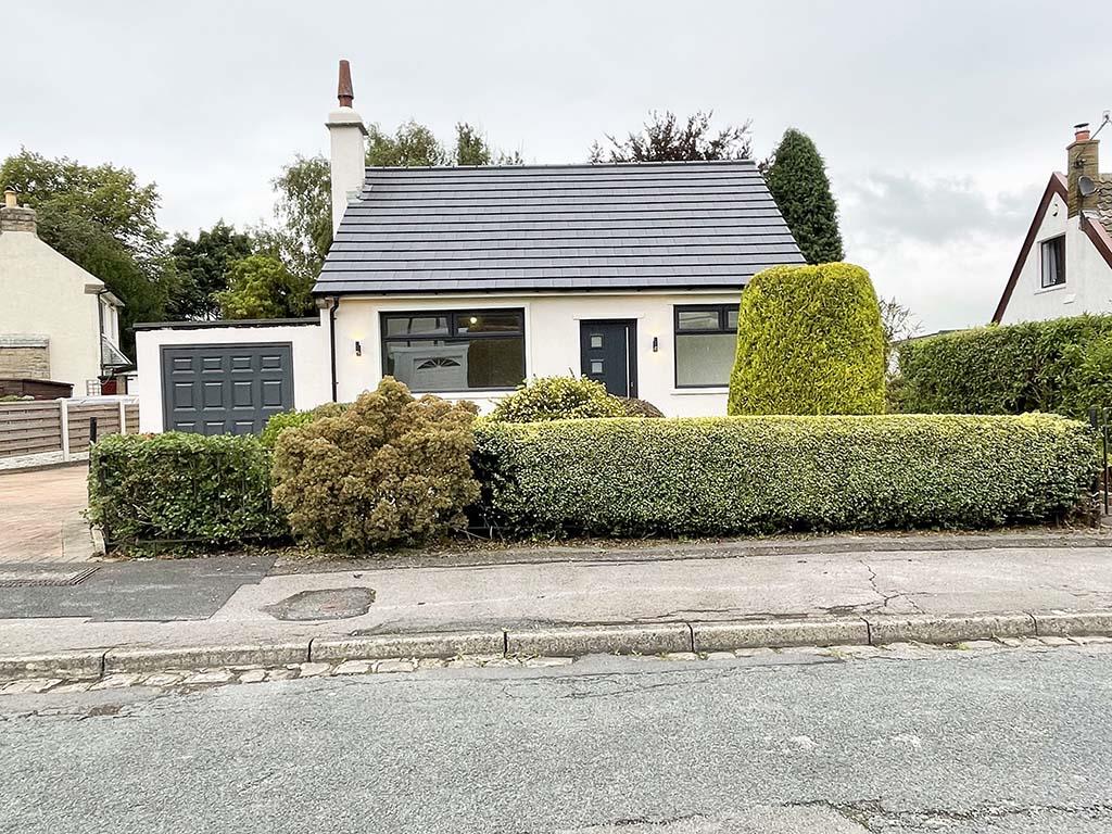 2 bedroom detached house To Let in Barnoldswick - Main Image